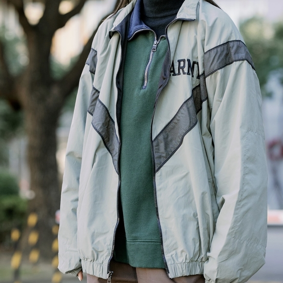 ARMY Vintage 80s Chevron Nylon Oversized Bomber Jacket Green Gray sz M - Picture 10 of 11